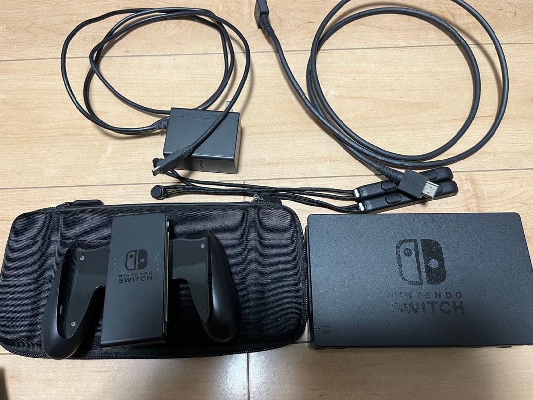 Nintendo Switch 本体　ソフト3本　ホリパッド　セット