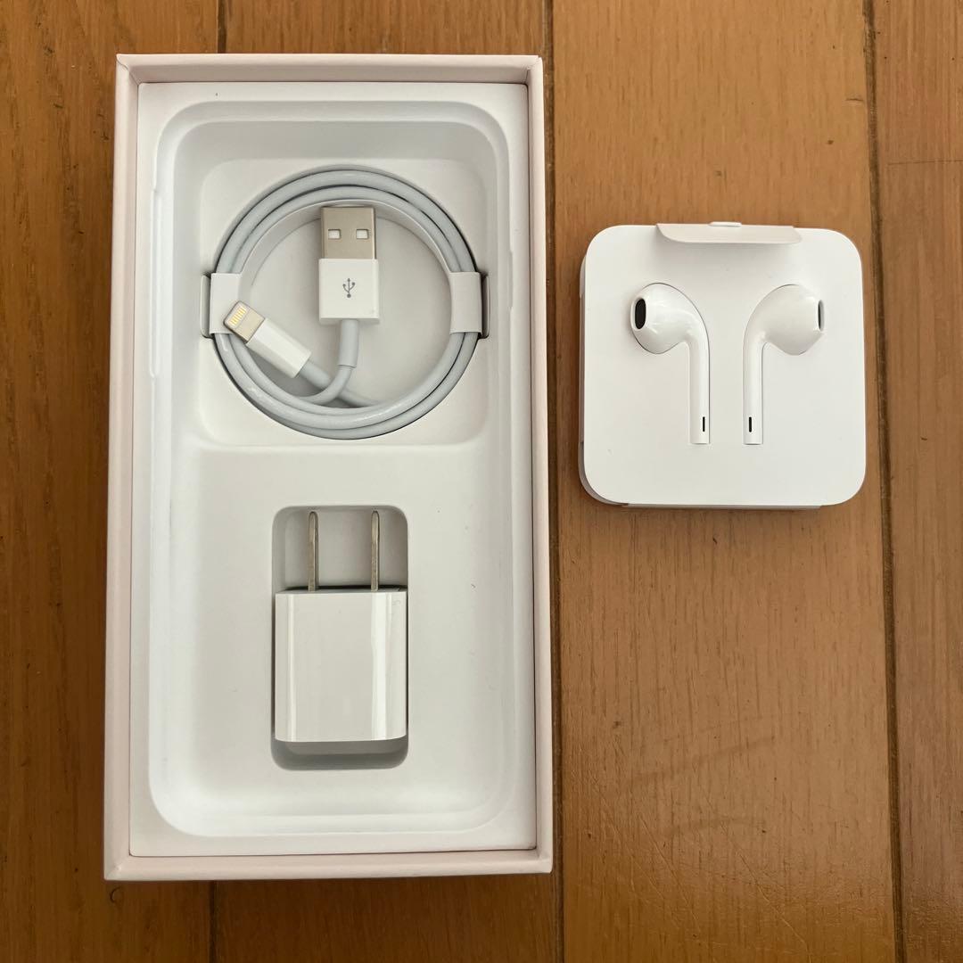 iPhone8 Gold 64GBシムフリー　未使用付属品完備