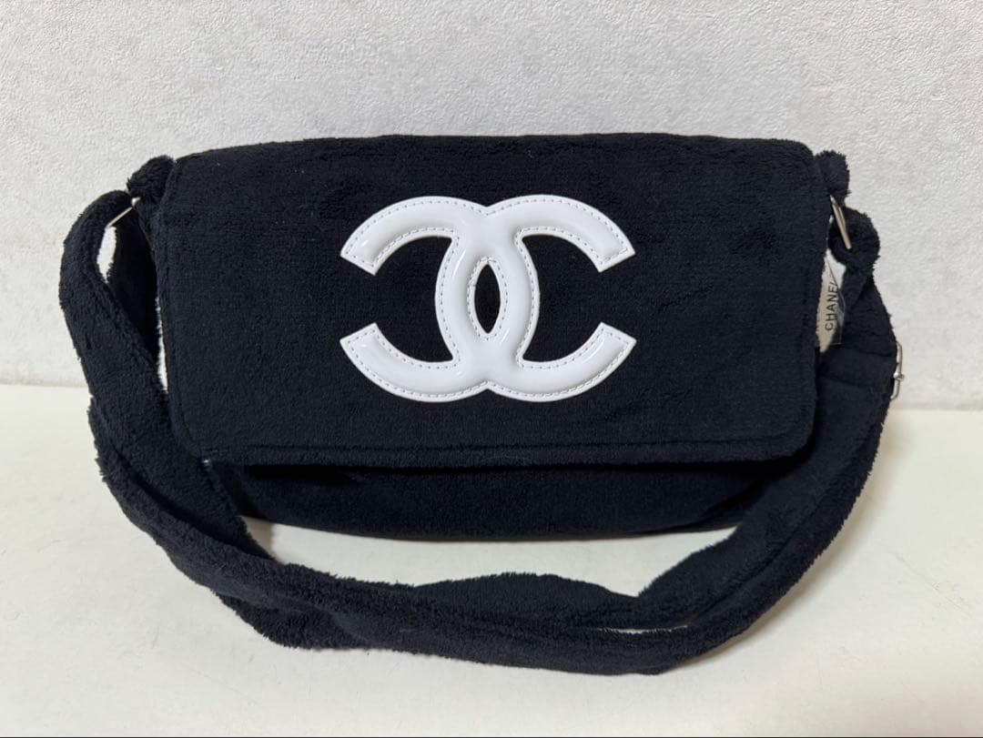未使用 ブラックxホワイトロゴ ショルダーバッグ ノベルティ CHANEL