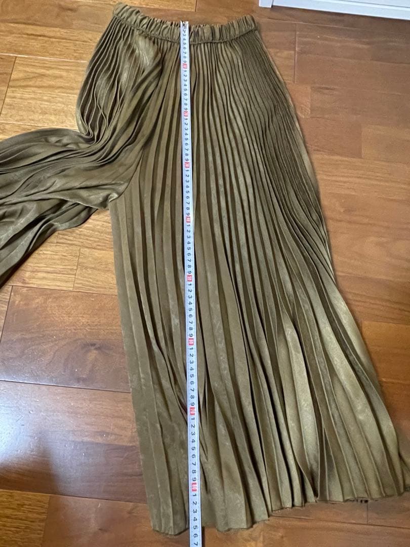 美品⭐︎Priority　美シルエット　プリーツガウチョパンツ カーキ