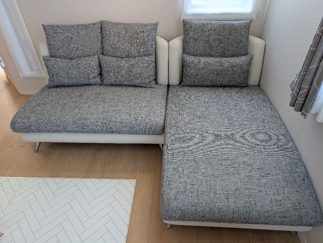 【12/4まで】Armonia　グレー カウチソファ 背もたれクッション付き