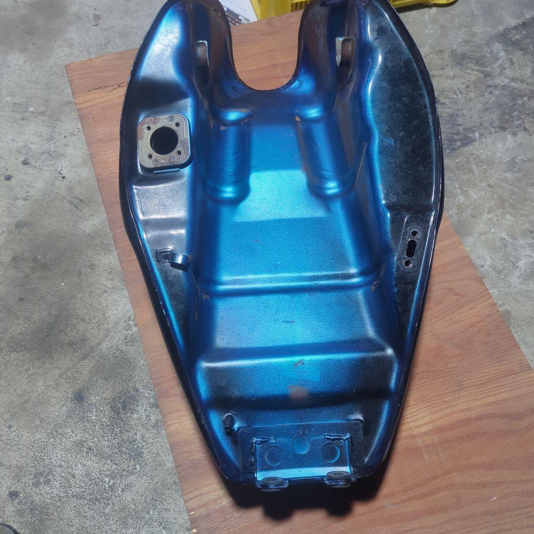 カワサキ ゼファーΧ 燃料タンク 凹み キズ