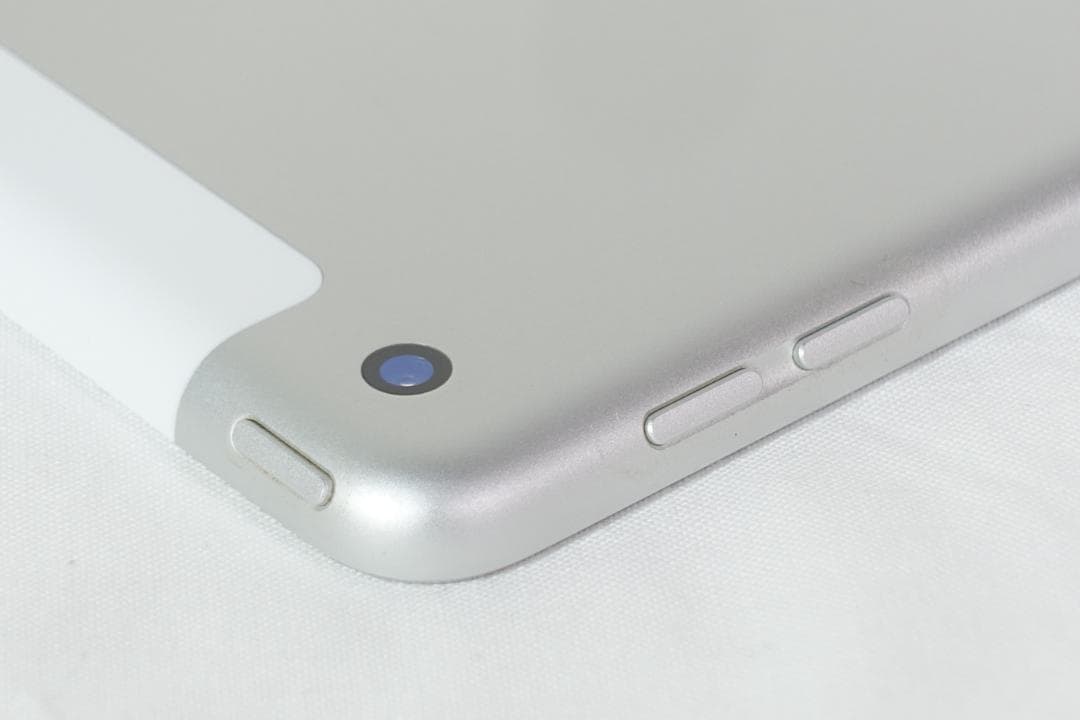 美品 iPad 第8世代 Cellular シルバー 32GB A2429