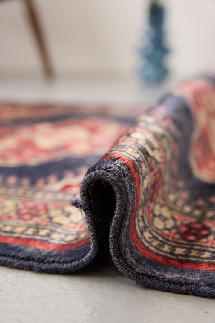 ヴィンテージラグ　トライバルラグ　パキスタン産（125×62cm）紺　赤　黒