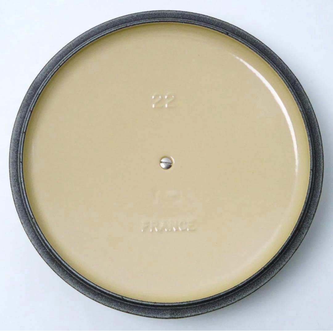 【美品】LE CREUSET　シグニチャーココット ロンド パーム22cm