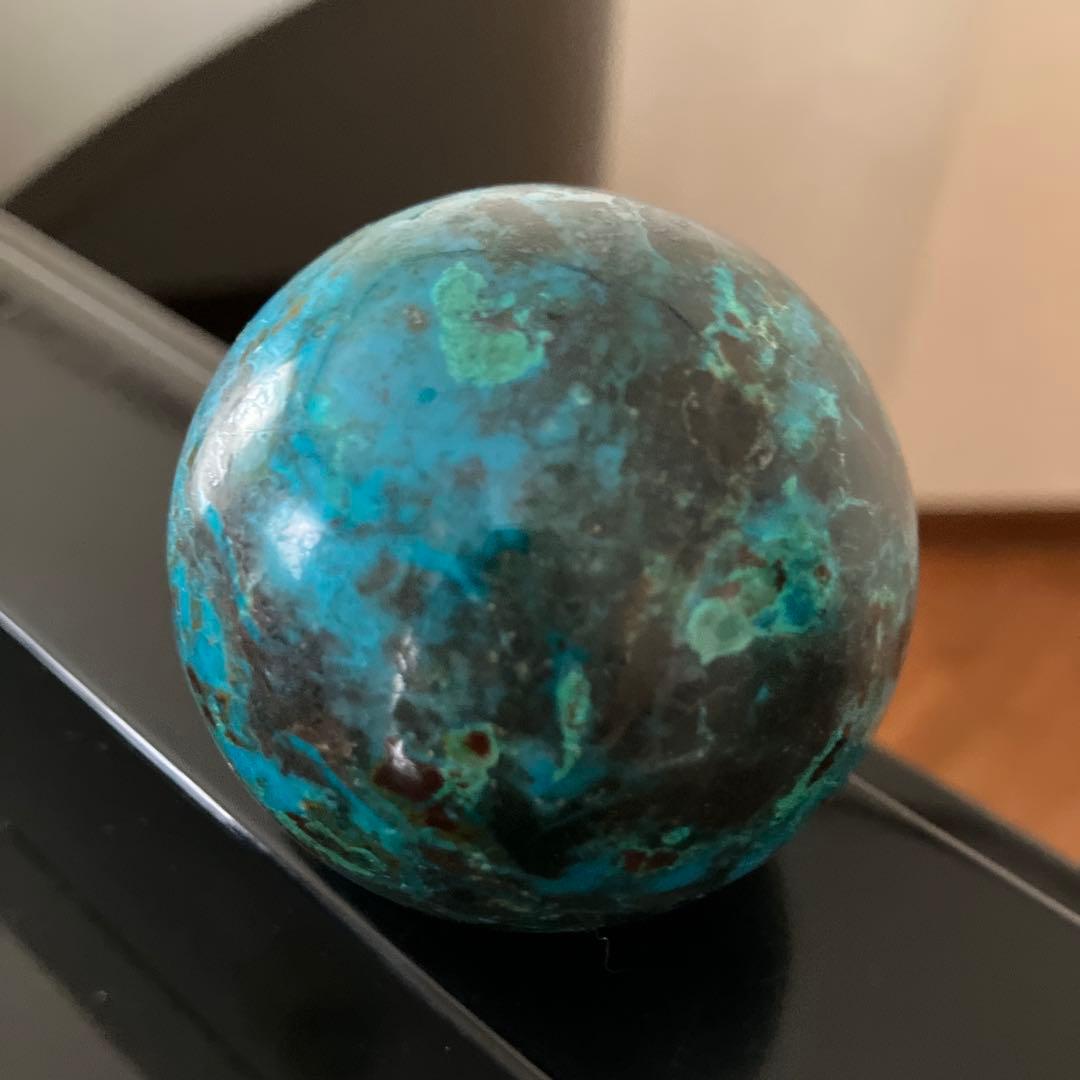 美！シャッタカイト　スフィア　天然石置物　E68