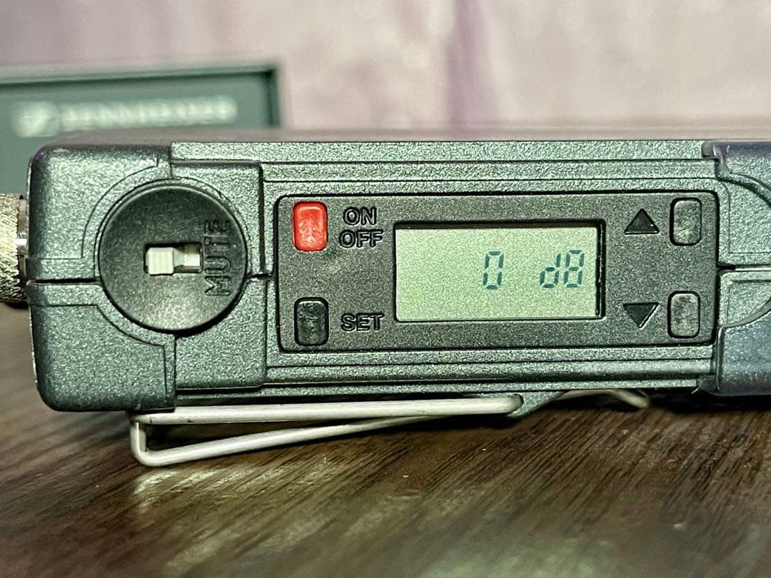 ⑤Sennheiser EW100 B帯 ワイヤレスシステム ラベリアマイク付き