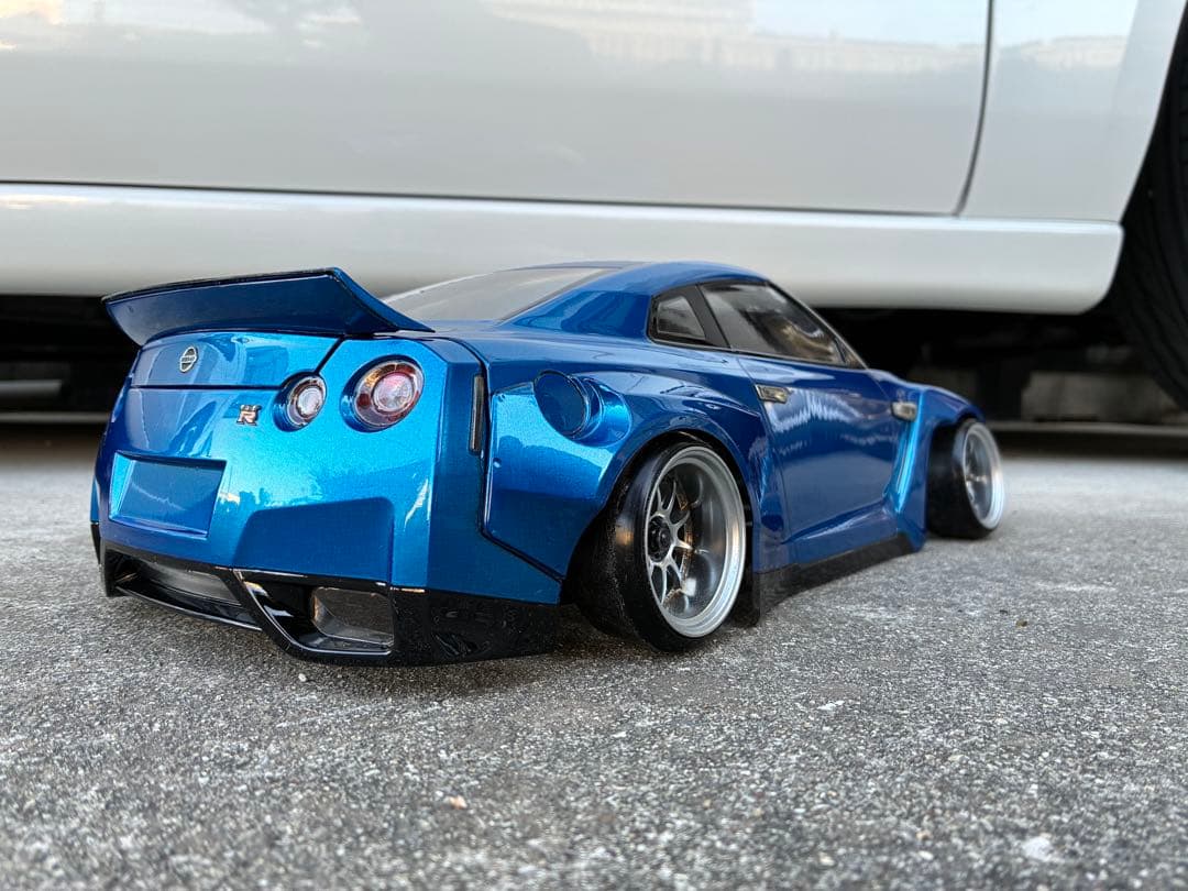 アディクション　R35-gtr ラジコンボディ