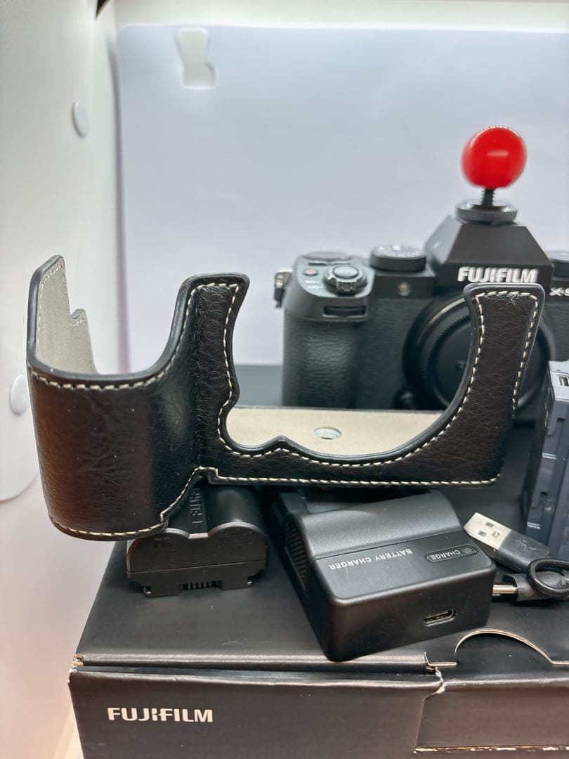 富士フイルム　FUJIFILM X-S20 ミラーレスカメラ本体（ブラック）+α