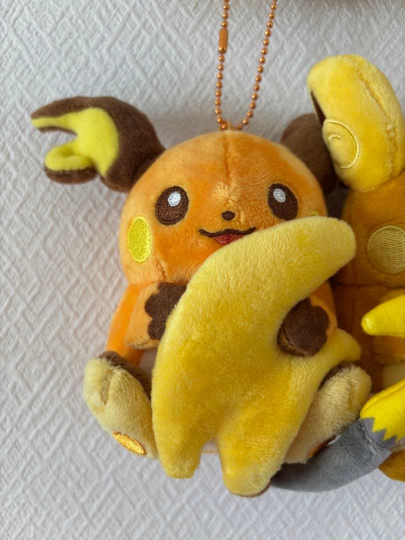 ポケモンセンター限定ぬいぐるみ　にたものどうし　ライチュウ　ゾロア　2種セット