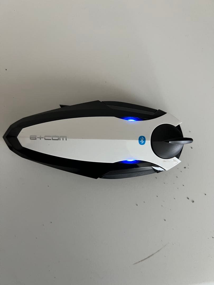 B+COM SB6X Bluetoothインカム ホワイト/ブラック. 再出品