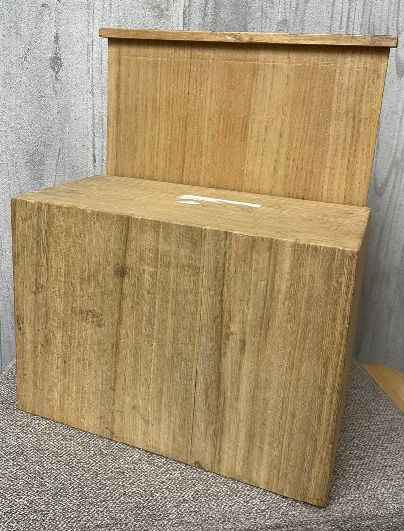 尾形乾山の「色絵十二か月歌絵皿」12枚セット