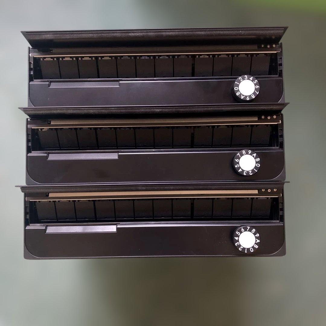 ナスタ　ポスト ブラック3戸用