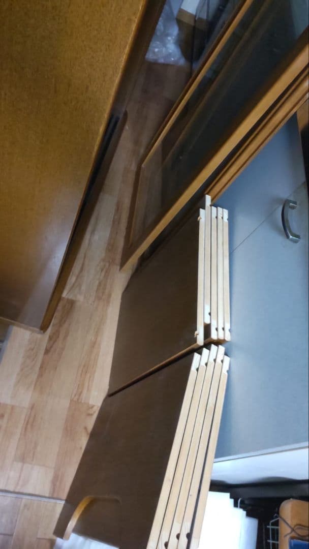 大型ブラウン木製食器棚 ガラス扉付き（引取限定。東京都東大和市）