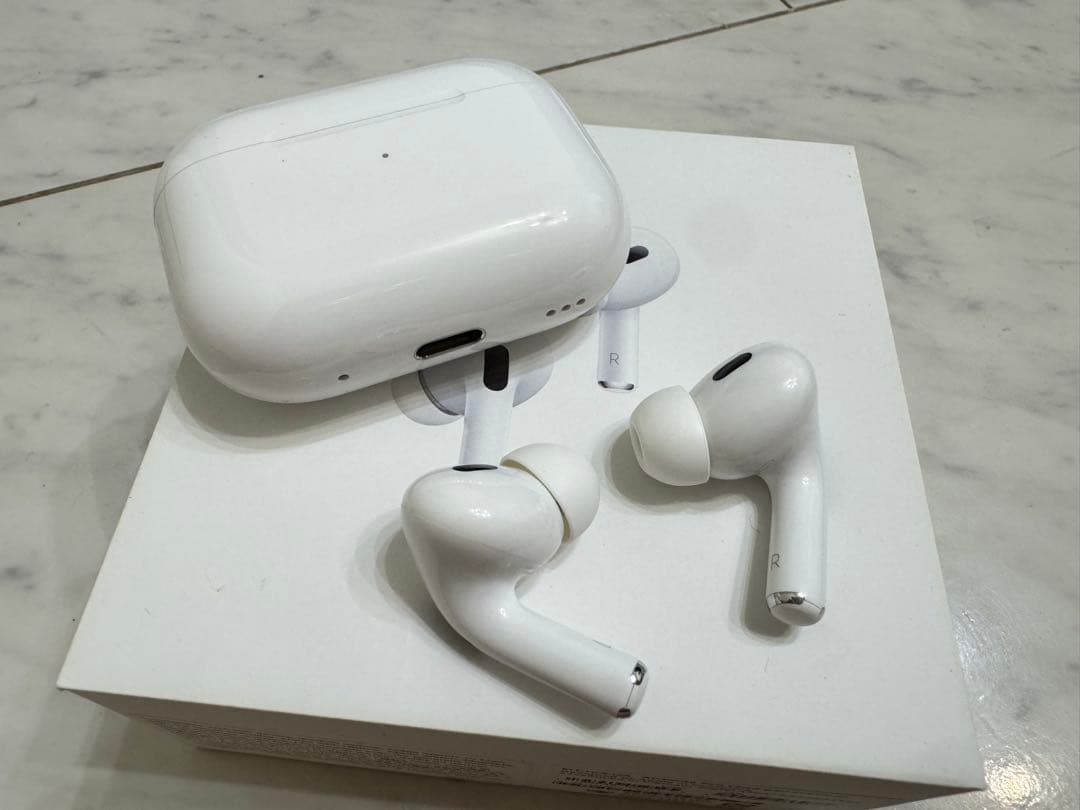 【即日発送・美品】 シリコンケース付 AirPods Pro 2