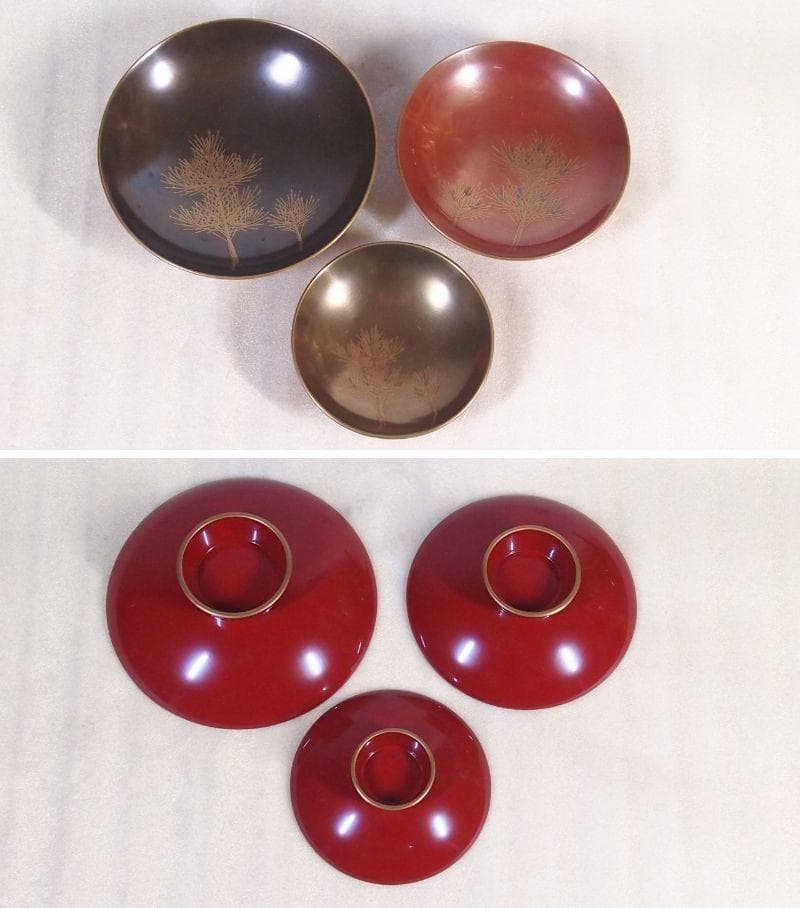 【美品】輪島塗 わじま慶塚 扇面に松蒔絵 四段重箱 台付き＆屠蘇器 お重/酒器