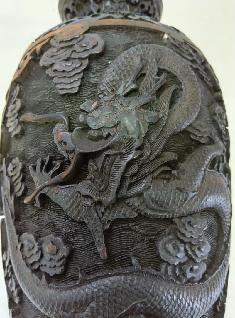 彫刻　花瓶　龍　花器　ドラゴン　オリエンタル　　骨董　縁起物　インテリア　飾り壷