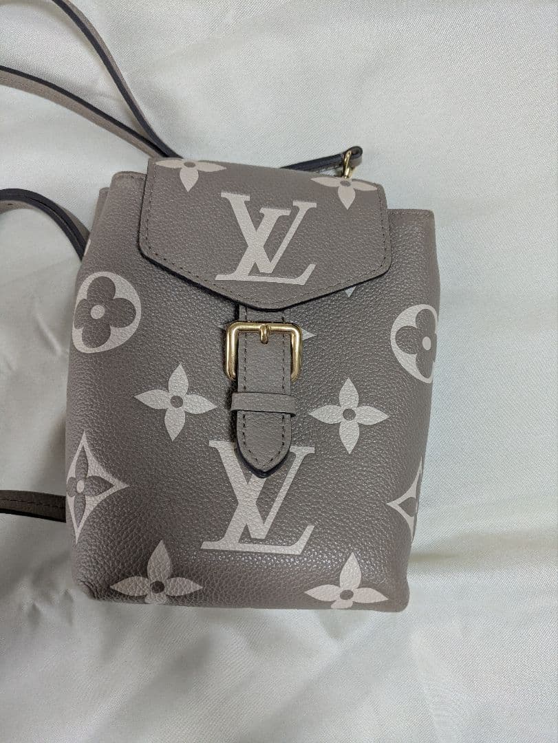 Louis Vuitton タイニーバックパック