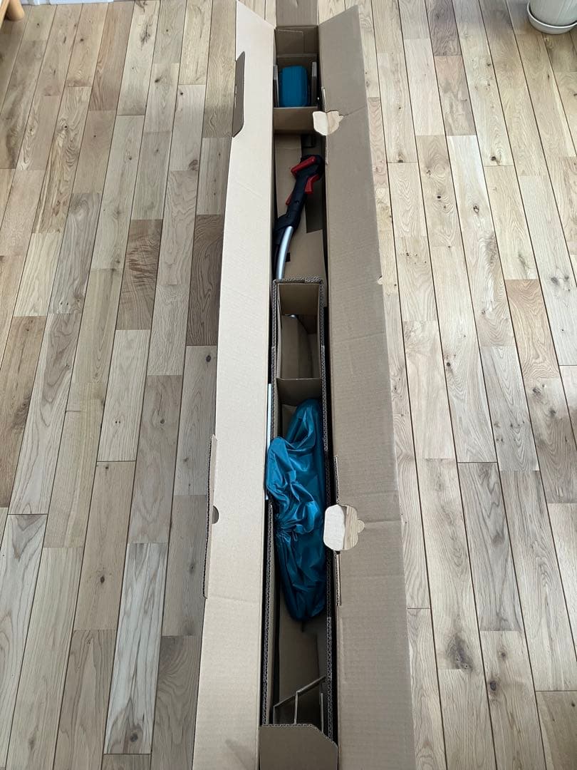 Makita バッテリー式草刈り機 MUR190