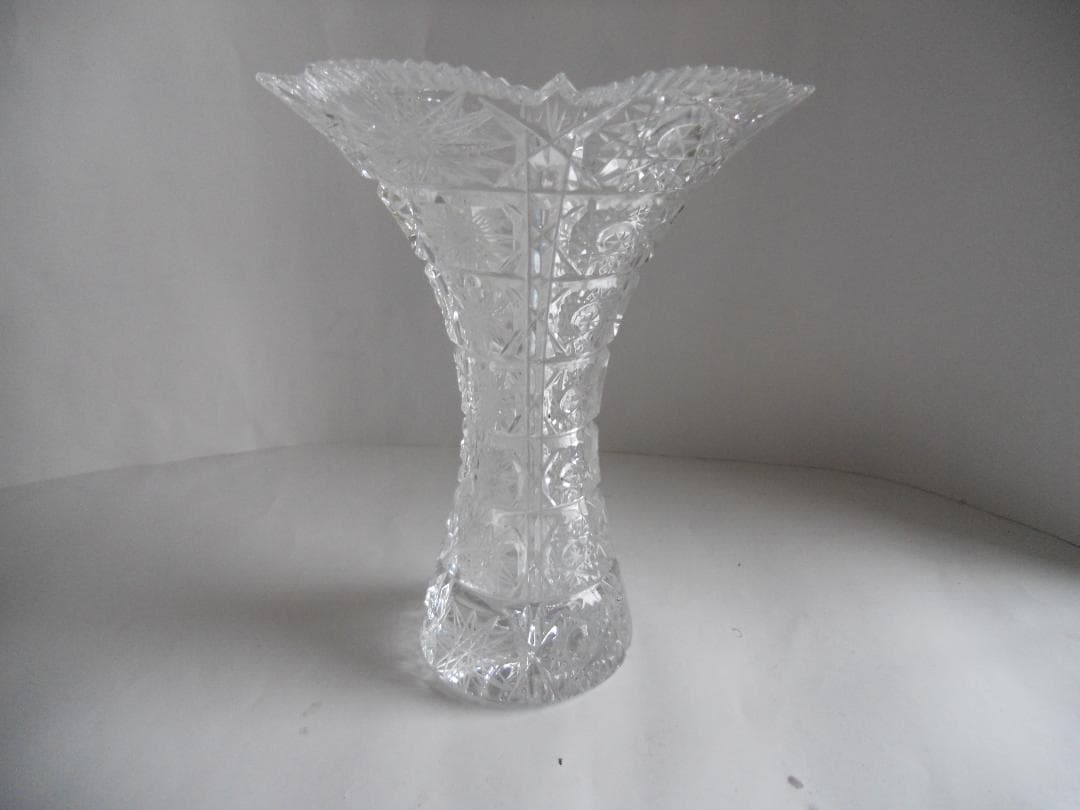 花瓶 クリスタルガラス ボスポラスクリスタル 希少 レア 入手困難 花器 です。