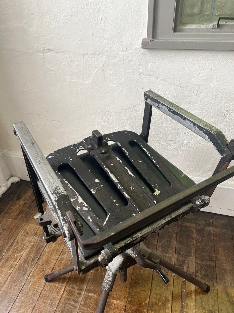 アンティーク　バーバーチェアー