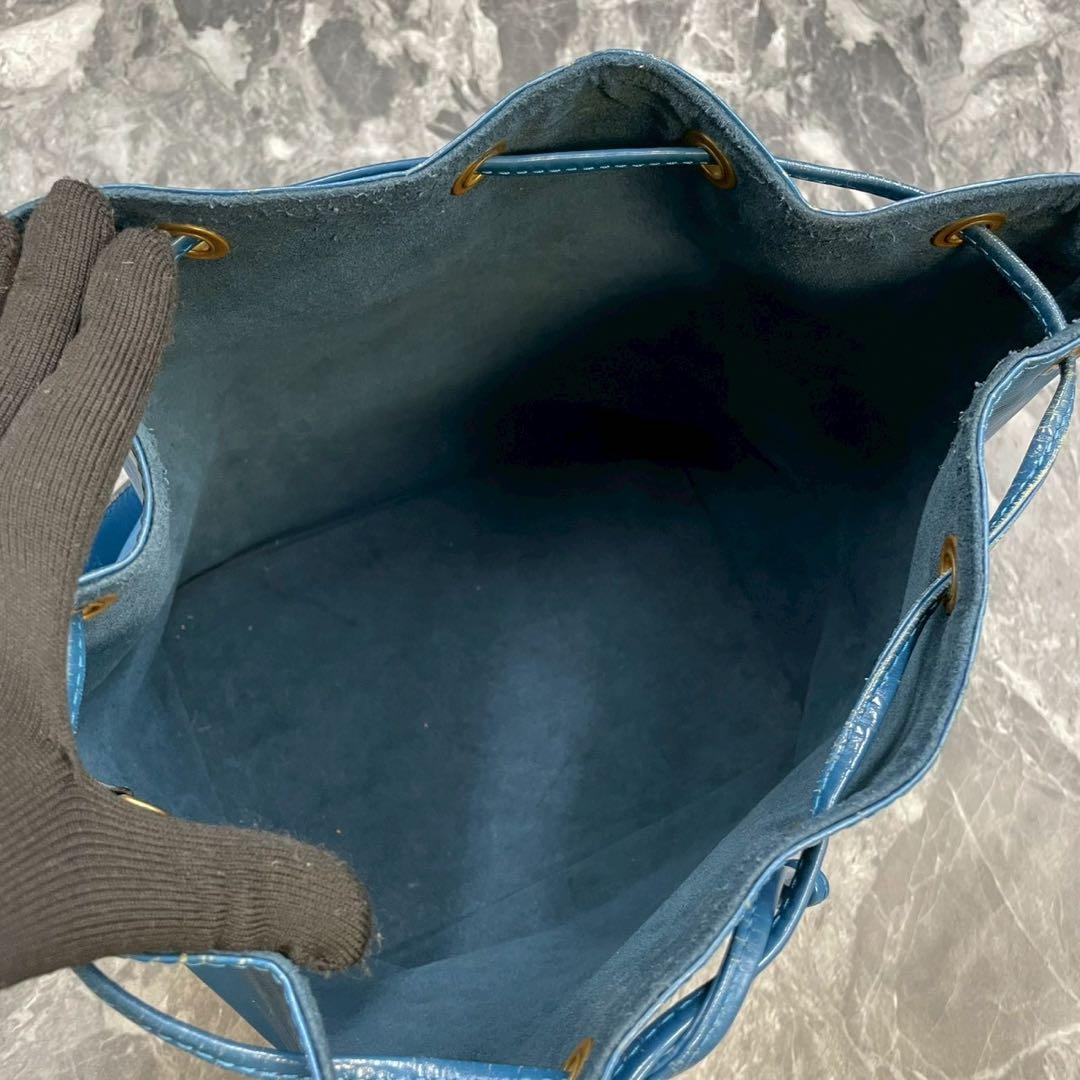 kao ✨ルイヴィトン エピ プチノエ M44105 トレドブルー