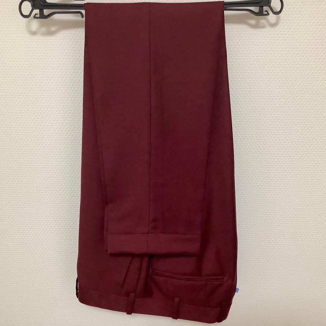 バーガンディのスーツ3点セット