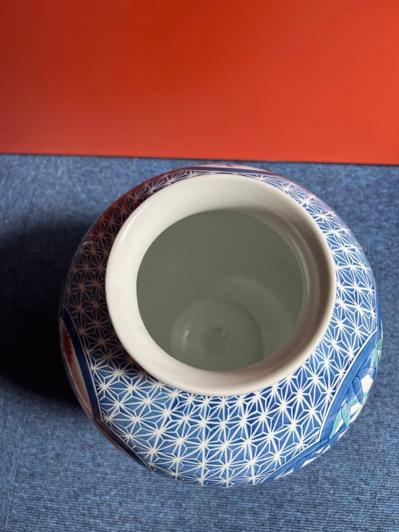 1015 伊万里　色絵梅菊　花瓶