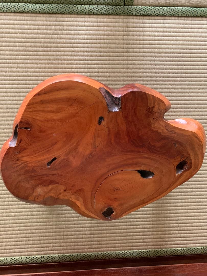 ☆欅一枚板ロ-テーブル 自然形状 3本脚小型軽量