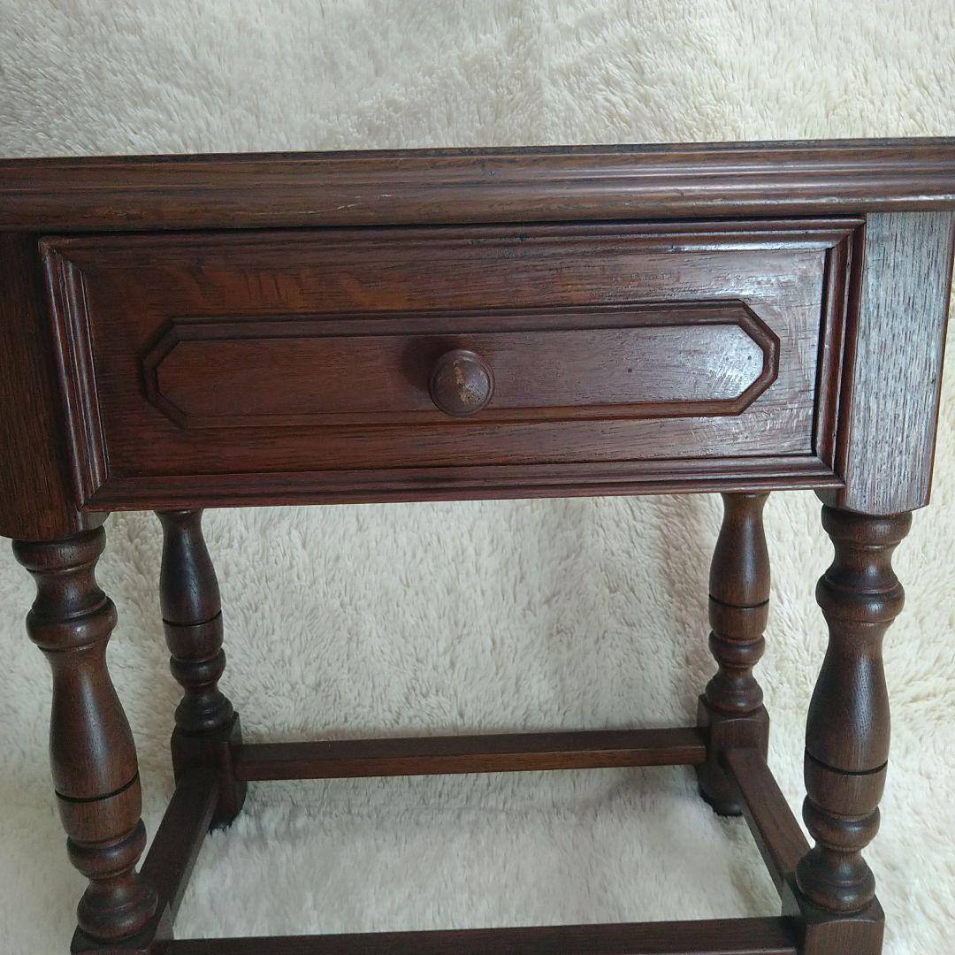 アンティークテーブル 引き出しが付いた珍しいサイドテーブル