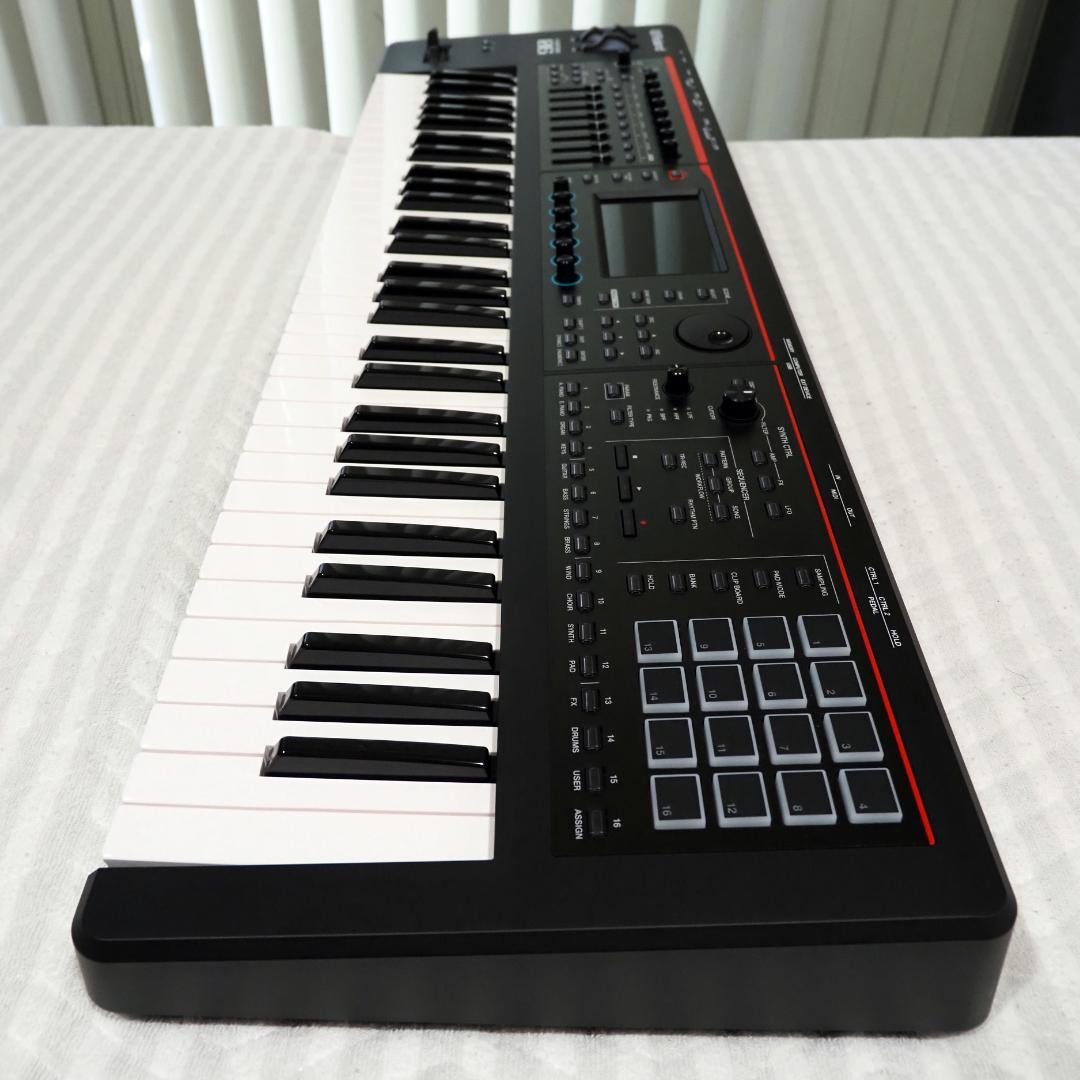 Roland FANTOM-06 ローランド 61鍵シンセサイザー