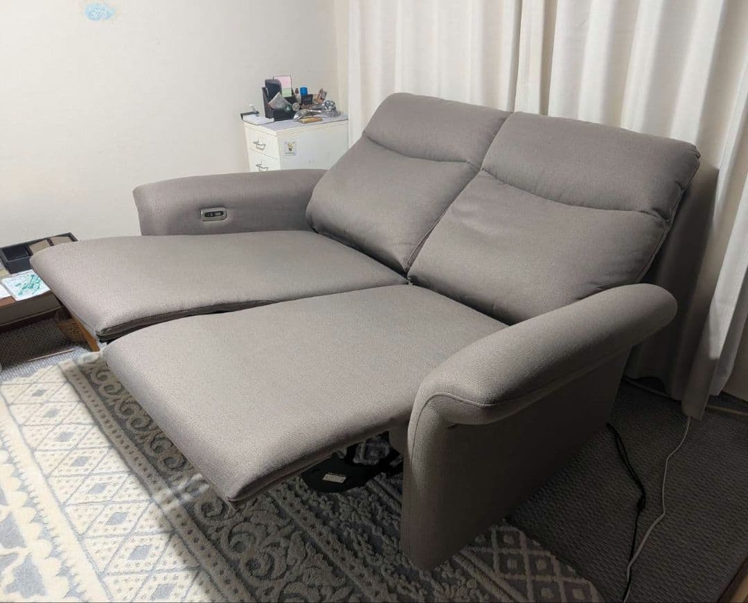 ヤマダオリジナル 電動リクライニングソファ　2人掛け ファブリックモカ色