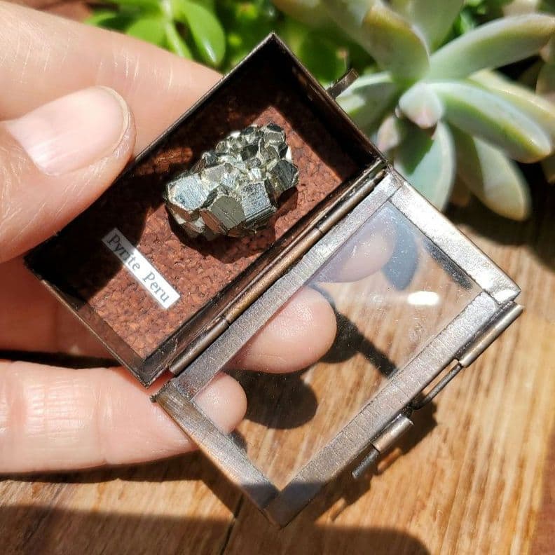 パイライト標本２　ペルー産　標本箱ペンダント