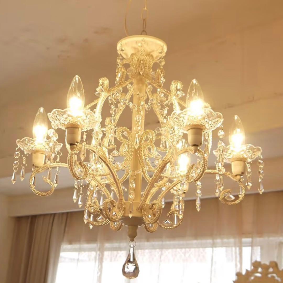 秋月貿易　シャンデリア ジュエル　天井照明 6灯式　簡単取り付け　軽量　ホワイト