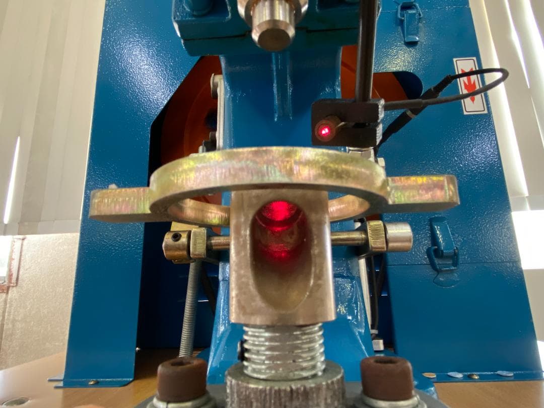 超強力穴あけ機　モデルNO　SMM-722-H型　レーザーマーカー付き