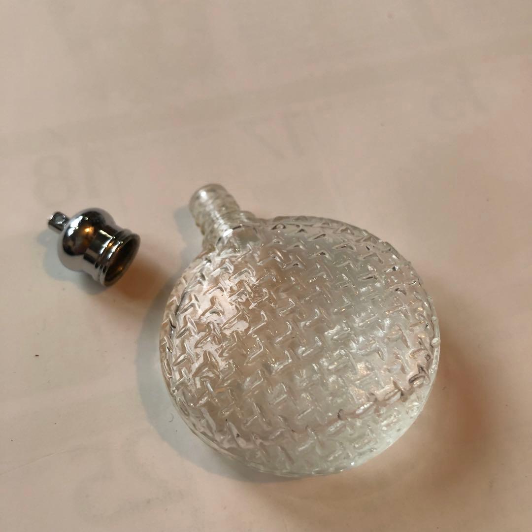香水瓶　ガラス　丸型
