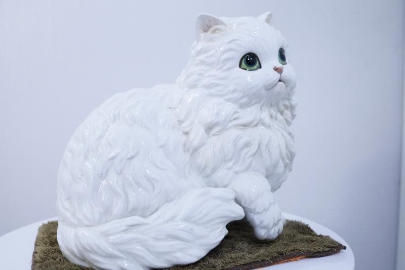 \"飼い主さん\"募集中【ペルシャ猫】陶器　置物