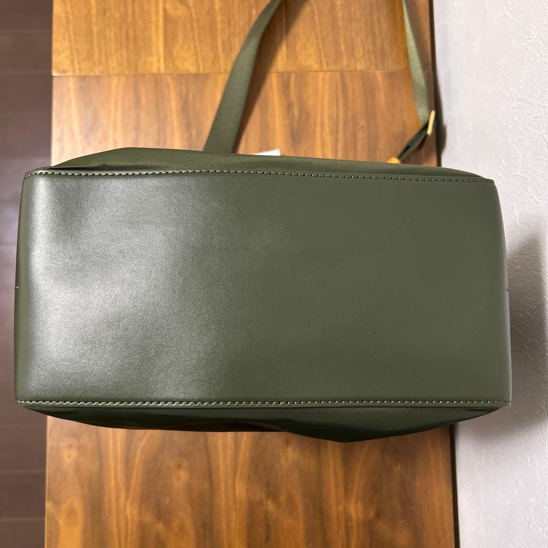 B*r様 【極美品】トリーバーチ 2way ショルダーバッグ ナイロン グリーン