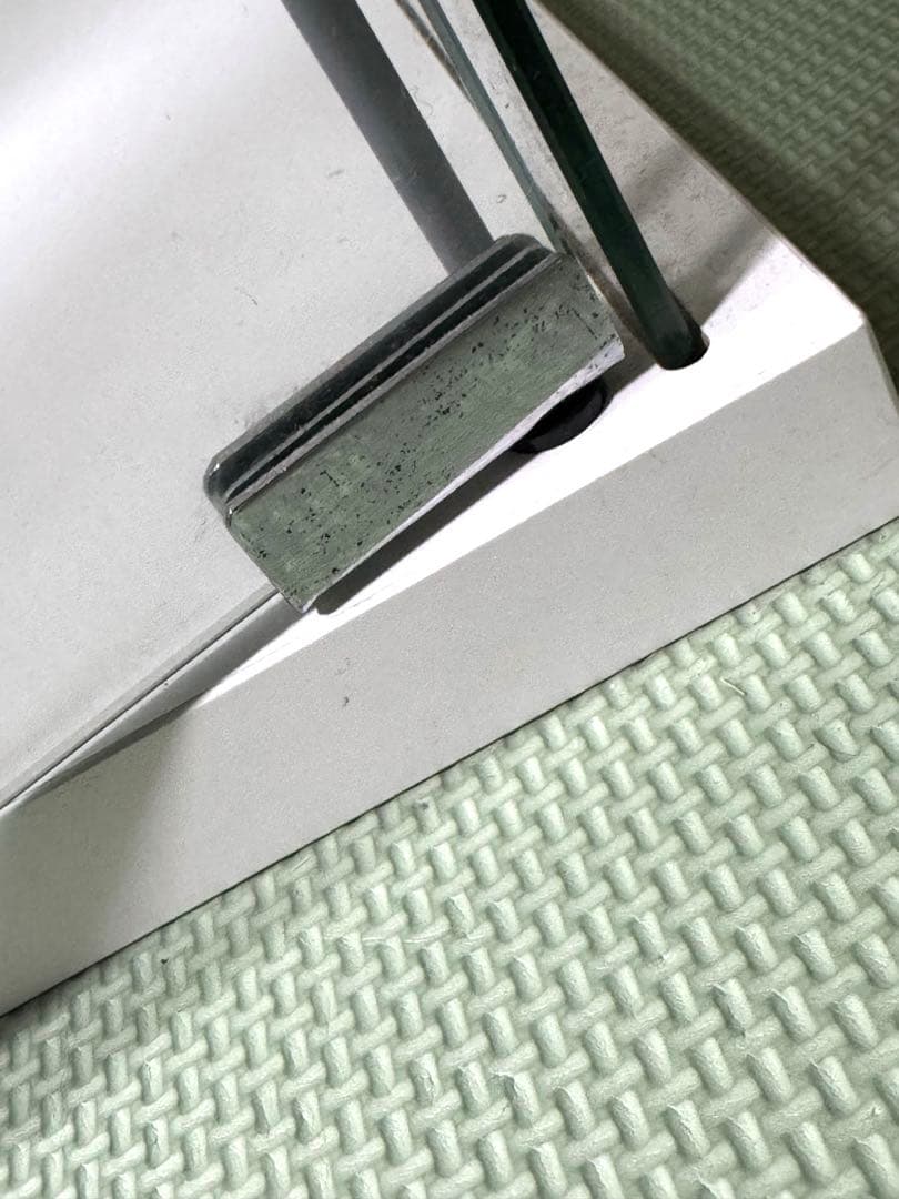 【直接引き取りのみ】ガラスキャビネット 4段　ガラスケース　イケア