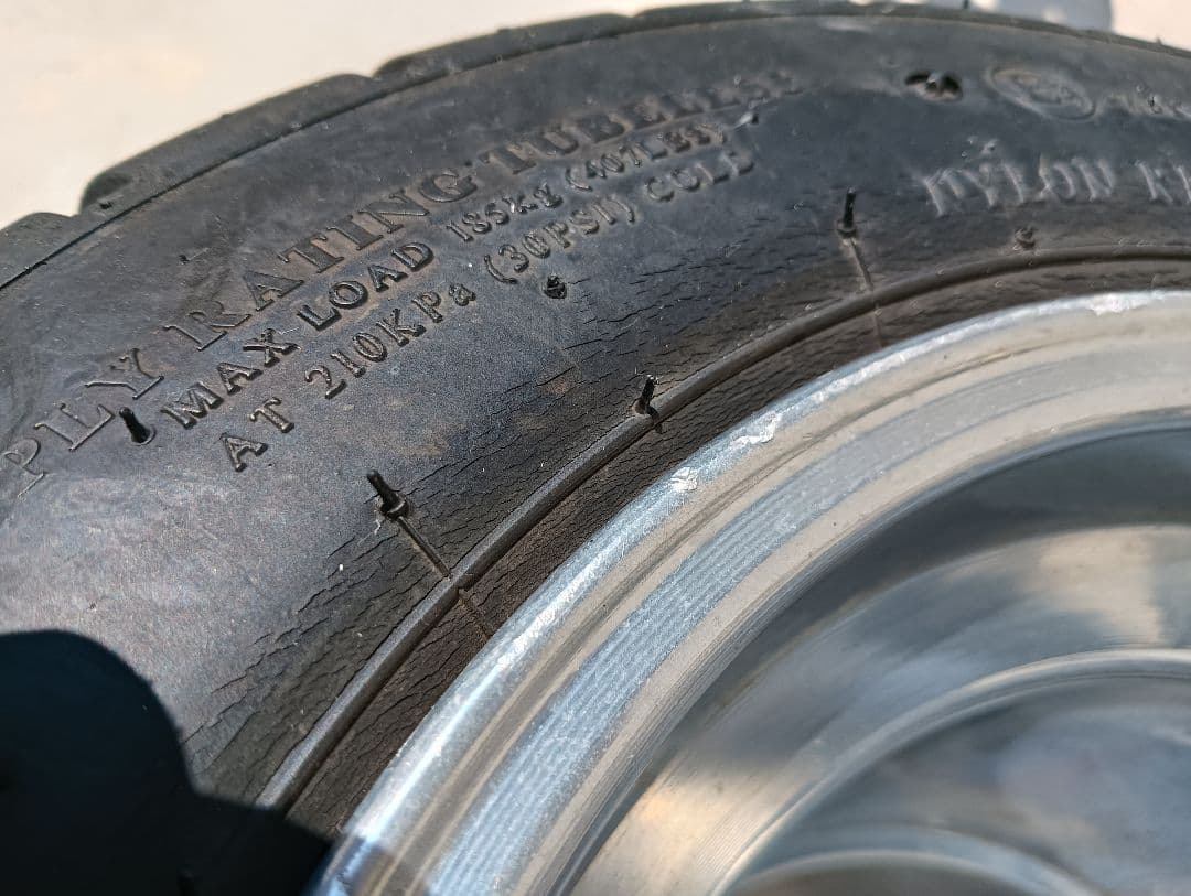 ジャイロUP/X/キャノピー ポンつけおまけタイヤ付きアルミホイール2個セット