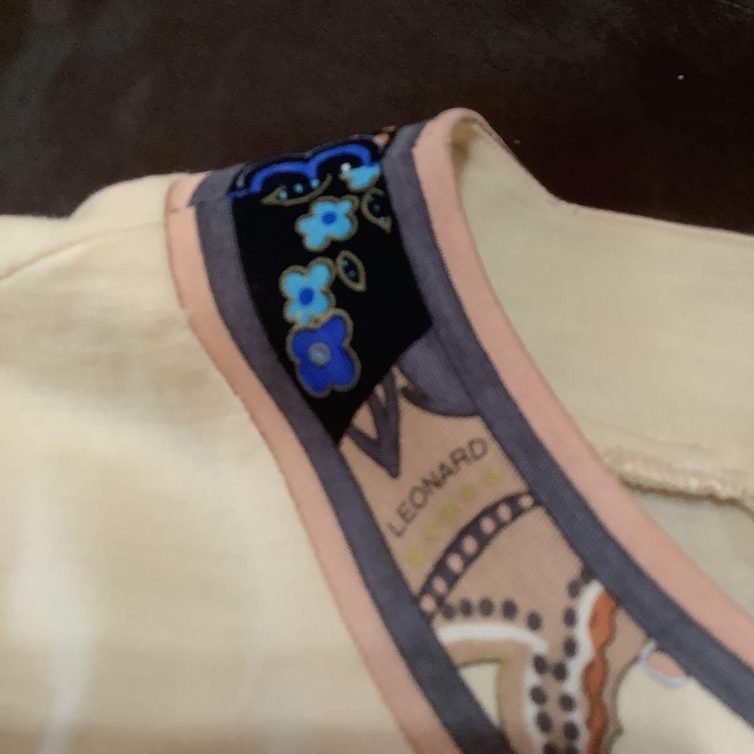 レオナール　長袖クリーム色トップス