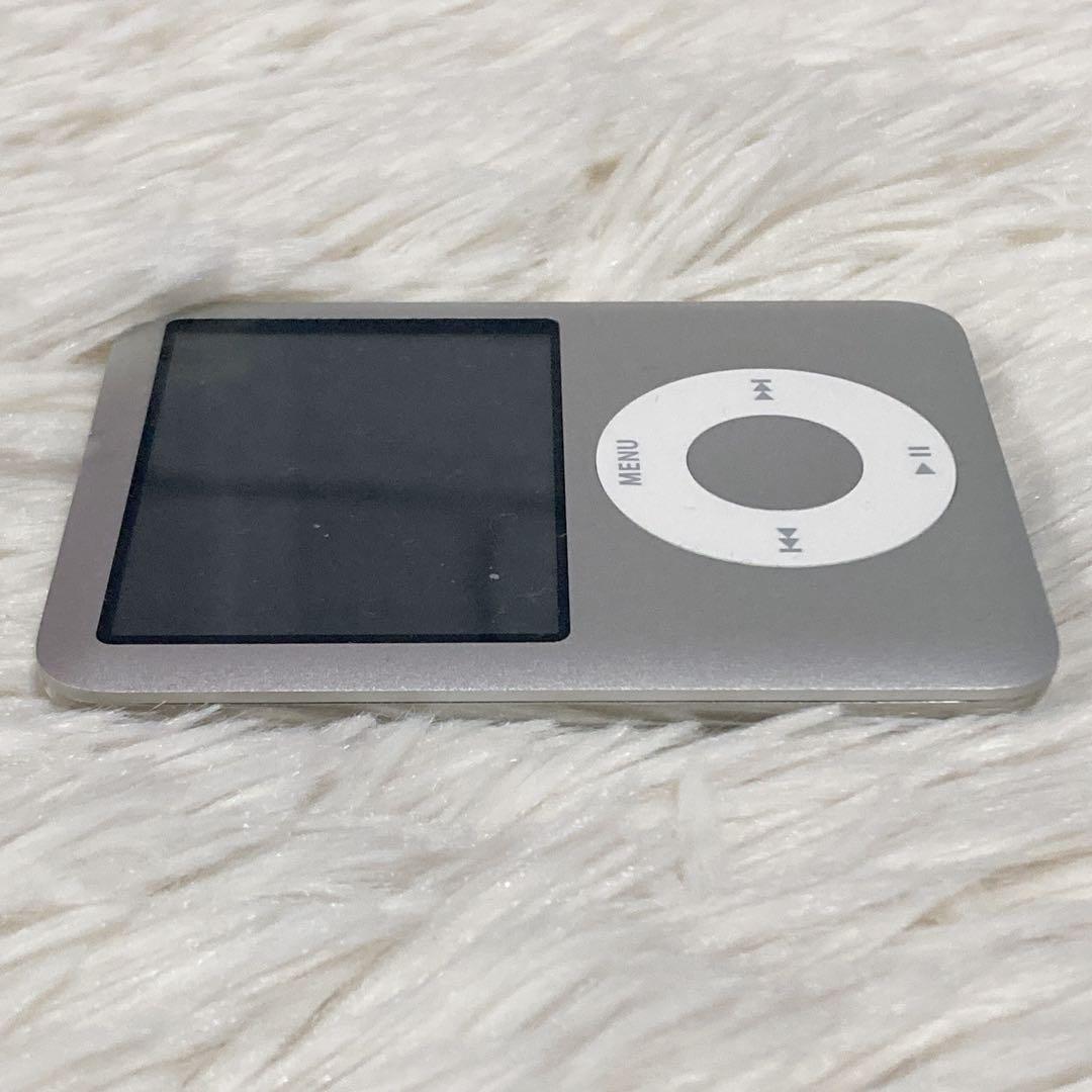 【極美品】 Apple iPod アイポッド 8GB MA980J シルバー
