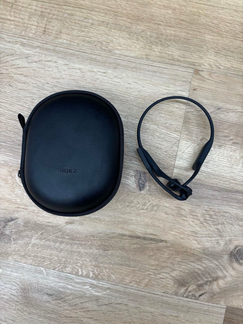 Shokz(ショックス)・骨伝導ヘッドフォン・収納ケース/充電ケーブル付き