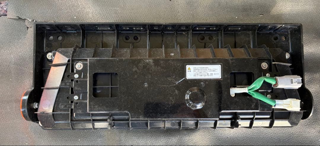 送料込み❗️小糸LEDテールランプ 右側　新車外し