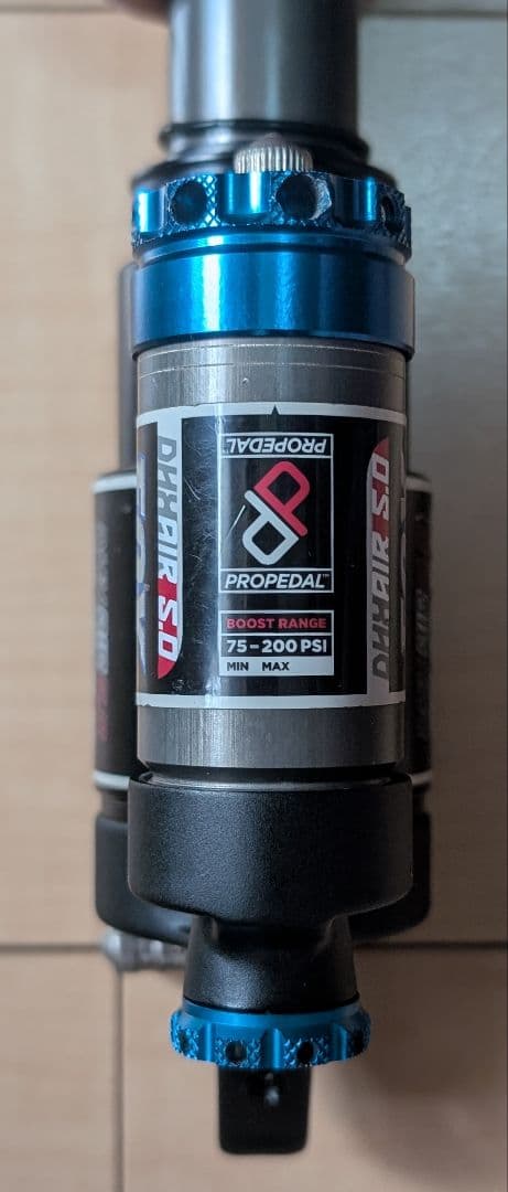 FOX DHX 5,0 200mm リアサスペンション ジャンク品