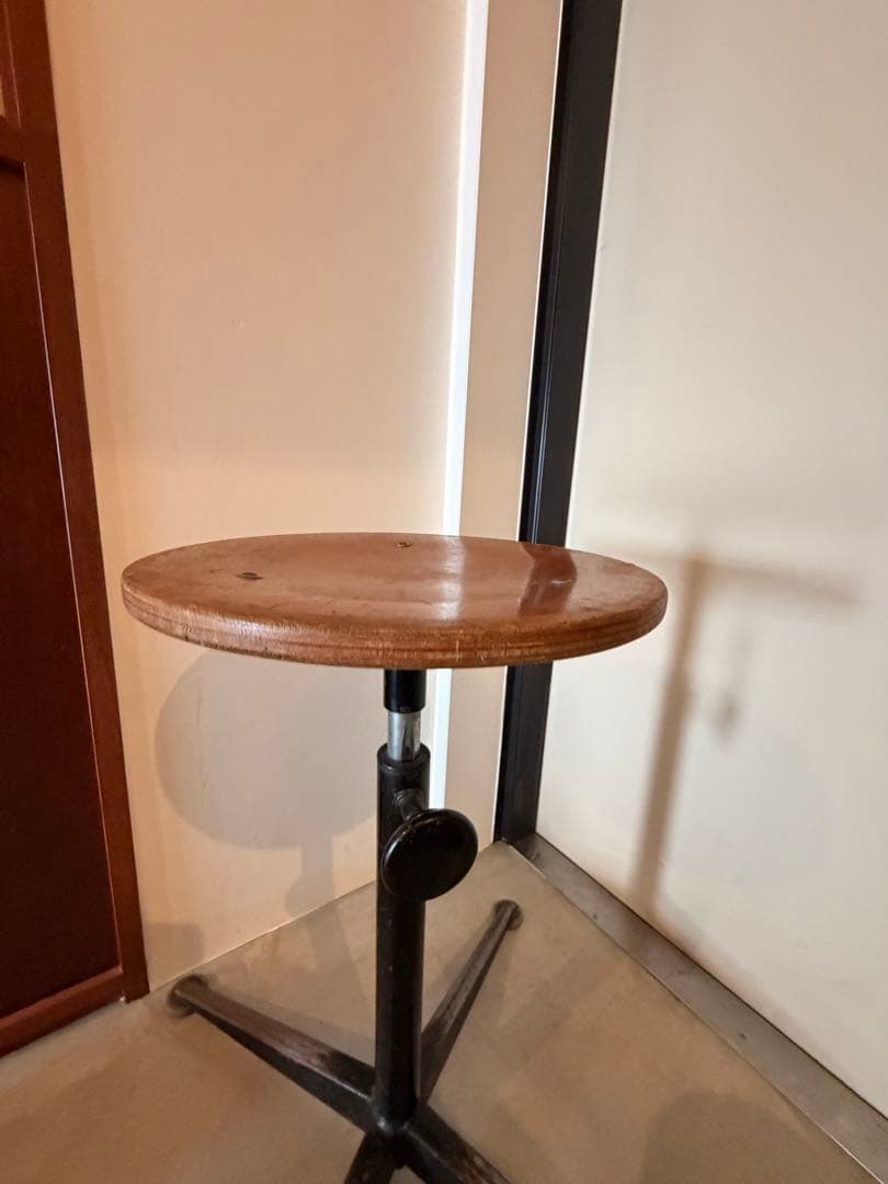 スツール Friso Kramer\" for Ahrend stool 1960