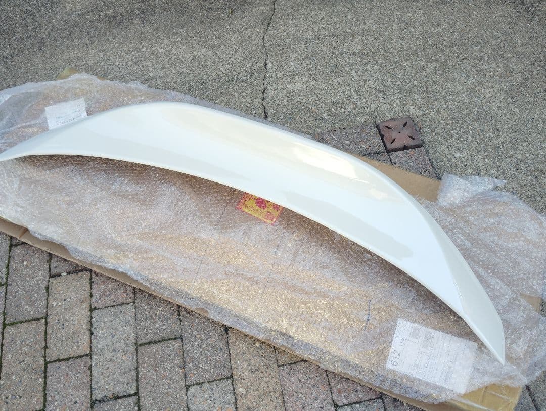 ZN6 86 トランクスポイラー　リアウイング　パールホワイト塗装済　新同品