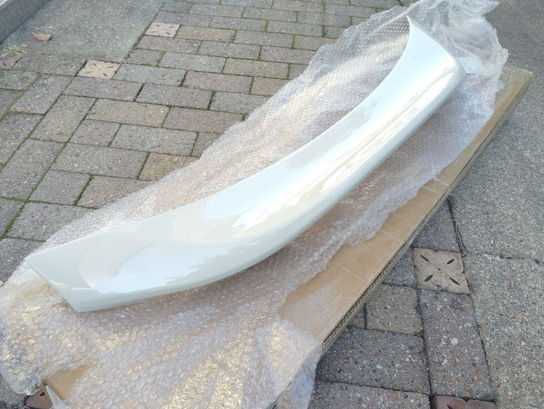 ZN6 86 トランクスポイラー　リアウイング　パールホワイト塗装済　新同品