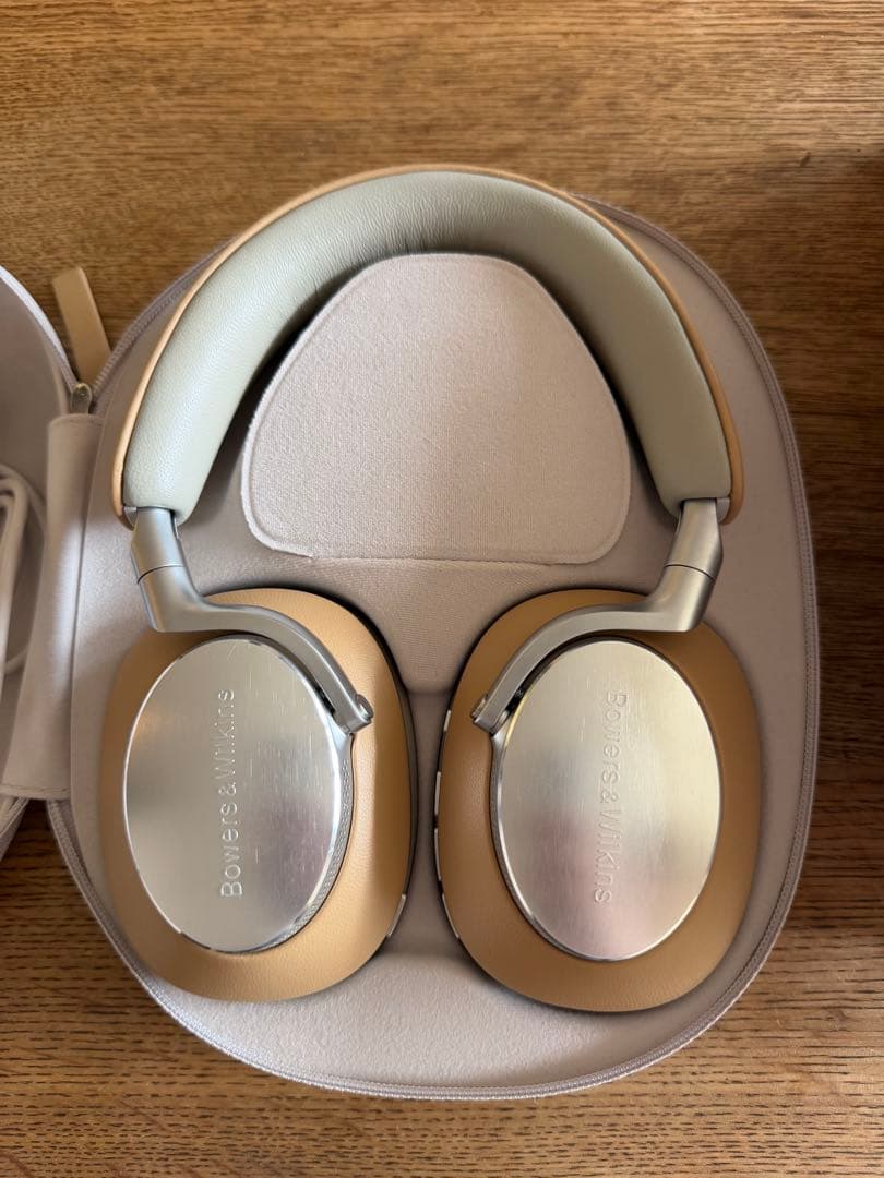 週末限定オークションBowers & Wilkins Px8 ヘッドホン　タン