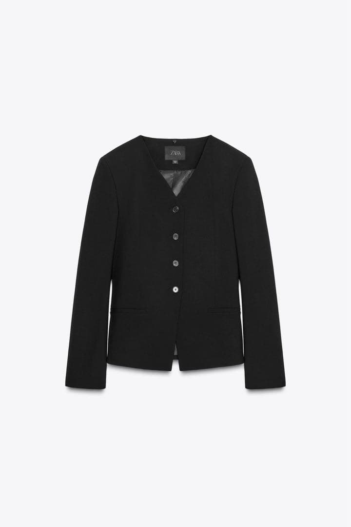 【ZARA】コントラストの効いた取り外し可能なネックブレザー